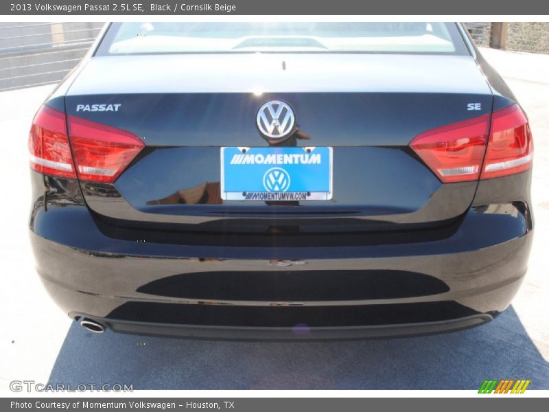 Black / Cornsilk Beige 2013 Volkswagen Passat 2.5L SE