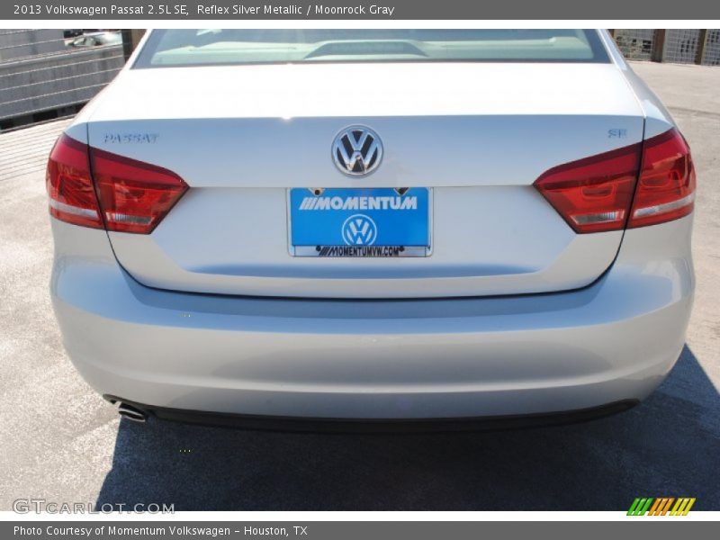 Reflex Silver Metallic / Moonrock Gray 2013 Volkswagen Passat 2.5L SE