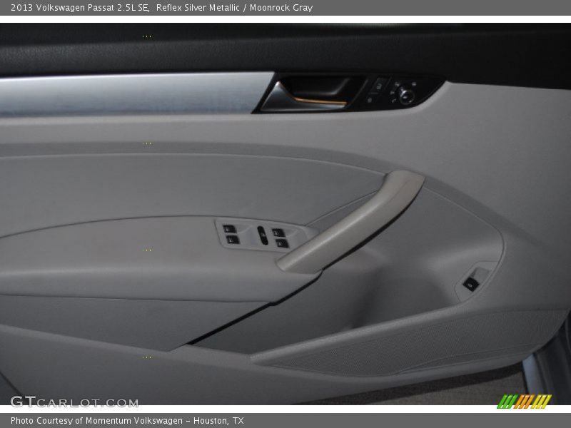 Reflex Silver Metallic / Moonrock Gray 2013 Volkswagen Passat 2.5L SE