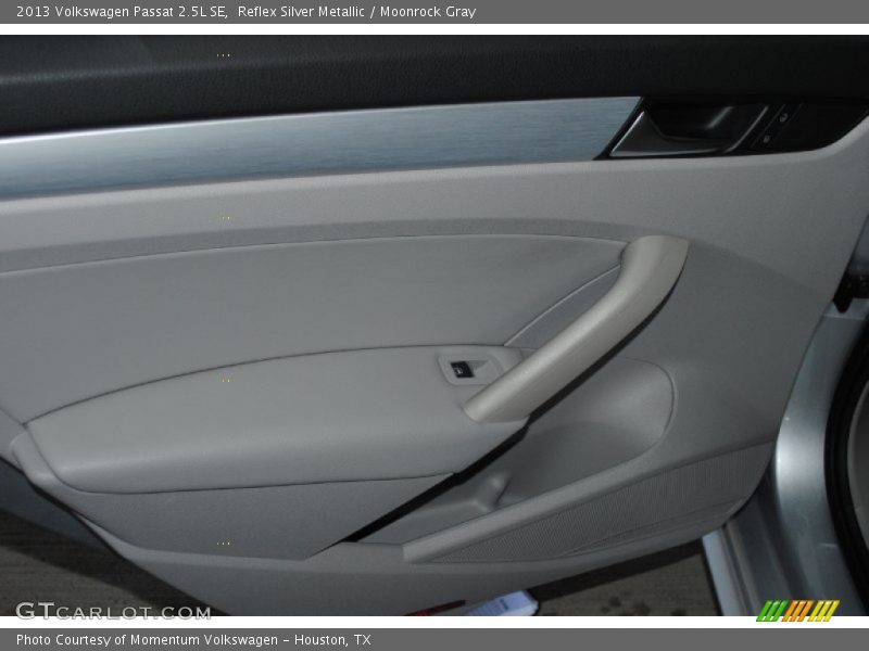 Reflex Silver Metallic / Moonrock Gray 2013 Volkswagen Passat 2.5L SE