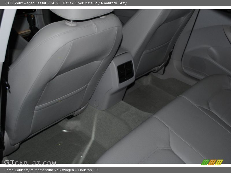 Reflex Silver Metallic / Moonrock Gray 2013 Volkswagen Passat 2.5L SE
