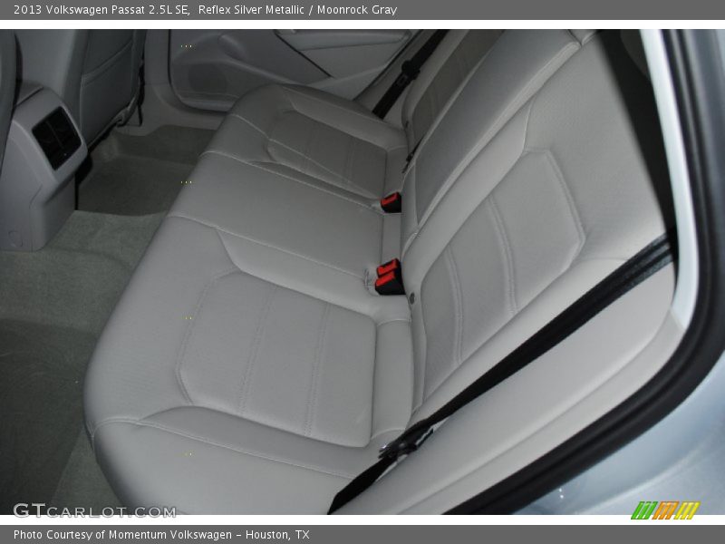 Reflex Silver Metallic / Moonrock Gray 2013 Volkswagen Passat 2.5L SE