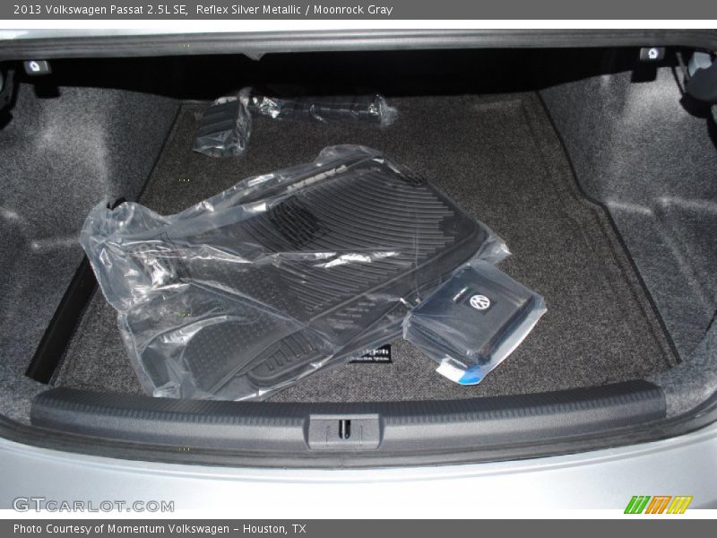 Reflex Silver Metallic / Moonrock Gray 2013 Volkswagen Passat 2.5L SE