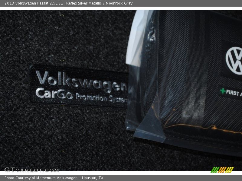 Reflex Silver Metallic / Moonrock Gray 2013 Volkswagen Passat 2.5L SE