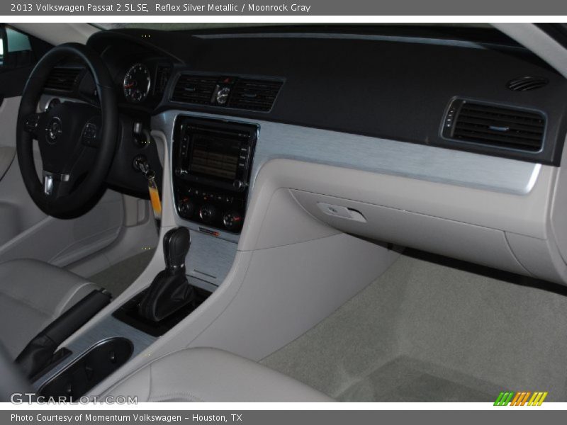Reflex Silver Metallic / Moonrock Gray 2013 Volkswagen Passat 2.5L SE