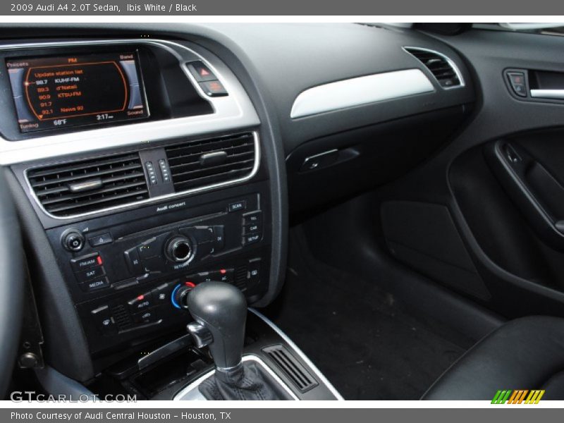 Ibis White / Black 2009 Audi A4 2.0T Sedan