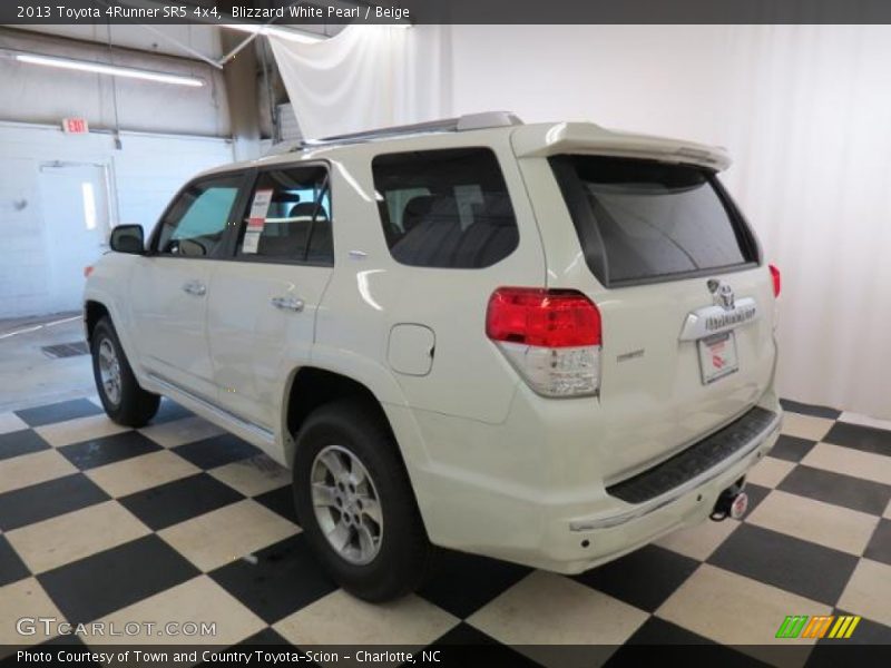 Blizzard White Pearl / Beige 2013 Toyota 4Runner SR5 4x4