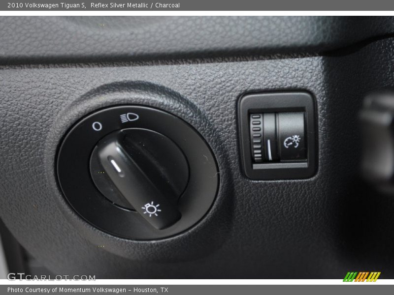 Reflex Silver Metallic / Charcoal 2010 Volkswagen Tiguan S