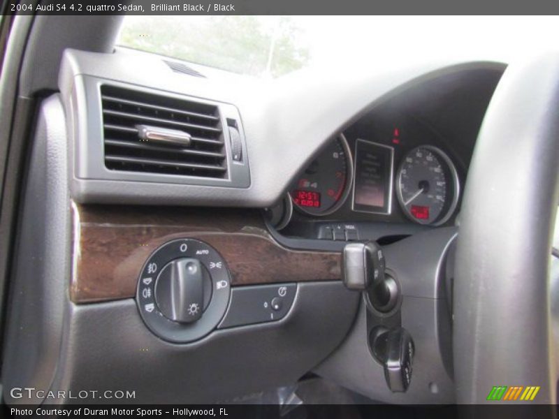 Brilliant Black / Black 2004 Audi S4 4.2 quattro Sedan
