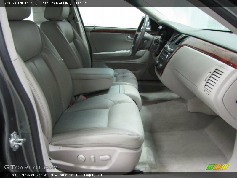 Titanium Metallic / Titanium 2006 Cadillac DTS