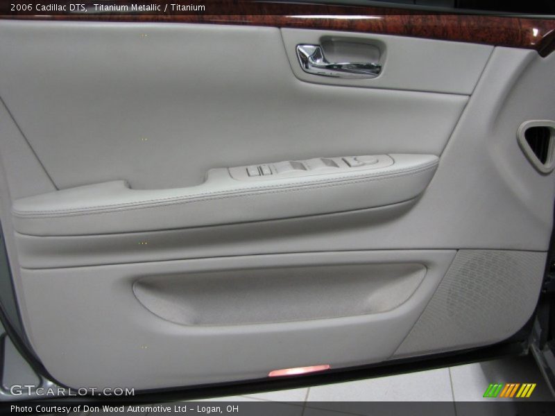 Titanium Metallic / Titanium 2006 Cadillac DTS