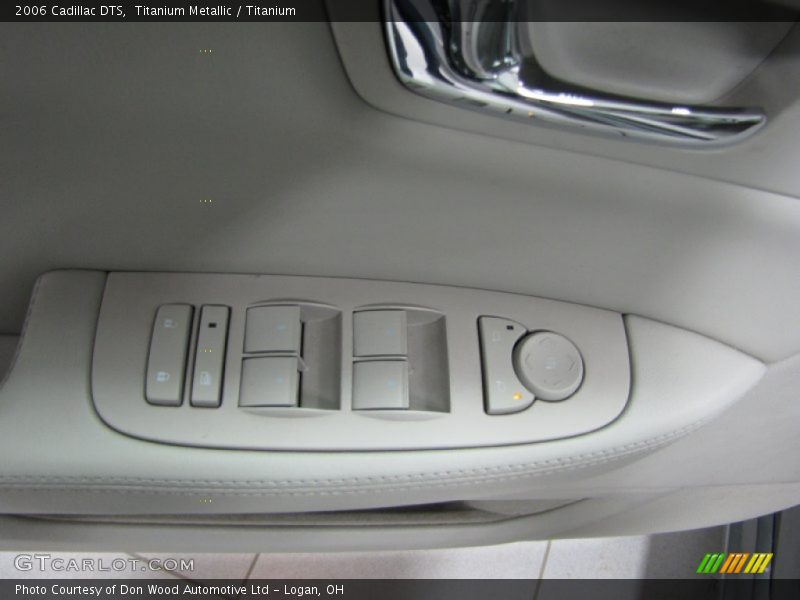 Titanium Metallic / Titanium 2006 Cadillac DTS