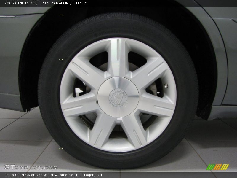 Titanium Metallic / Titanium 2006 Cadillac DTS
