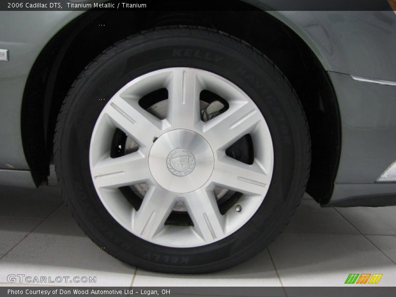 Titanium Metallic / Titanium 2006 Cadillac DTS