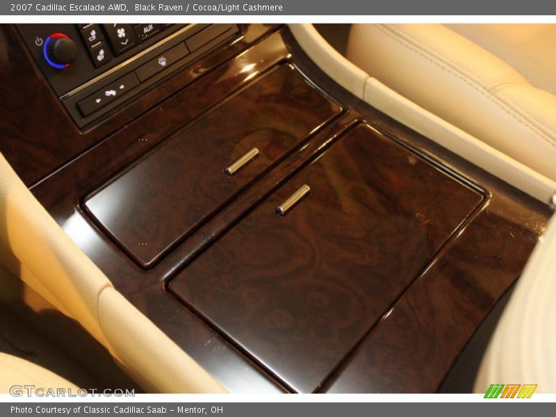 Black Raven / Cocoa/Light Cashmere 2007 Cadillac Escalade AWD
