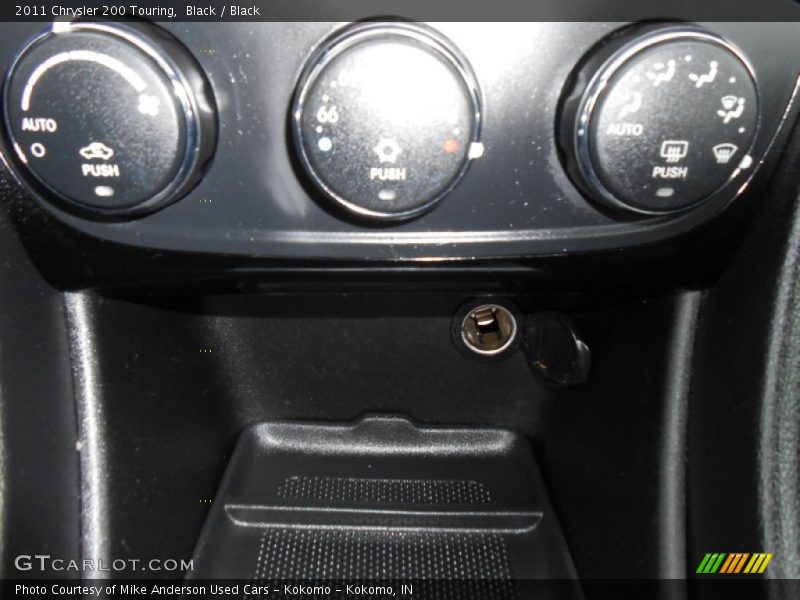Black / Black 2011 Chrysler 200 Touring