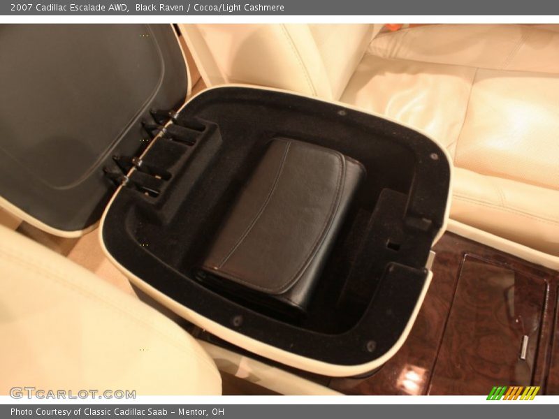 Black Raven / Cocoa/Light Cashmere 2007 Cadillac Escalade AWD