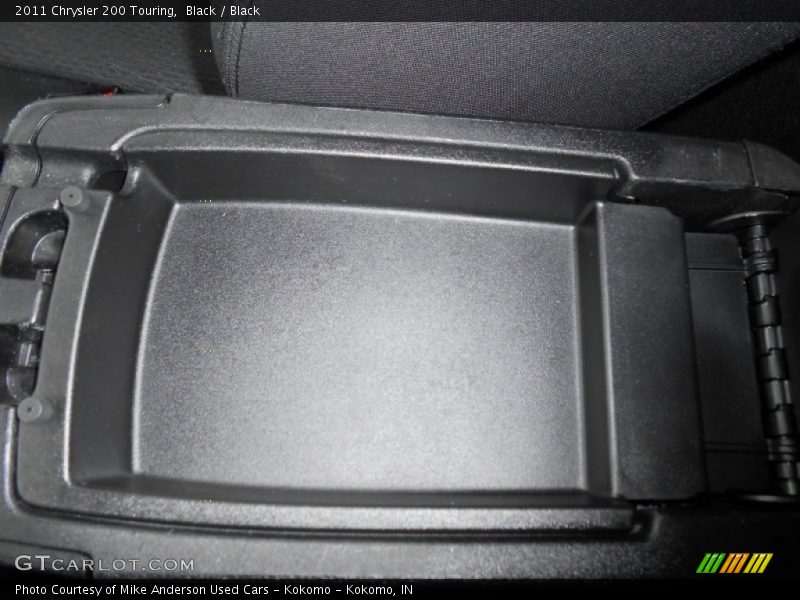 Black / Black 2011 Chrysler 200 Touring