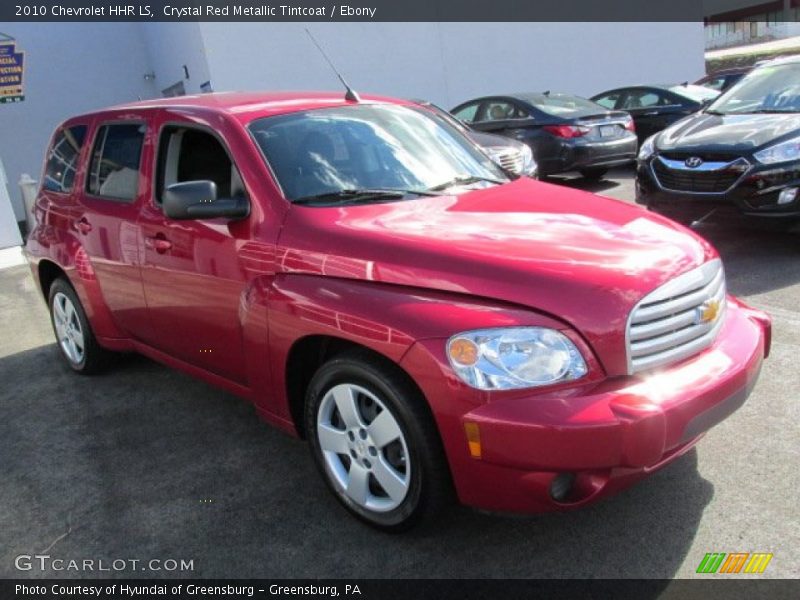 Front 3/4 View of 2010 HHR LS