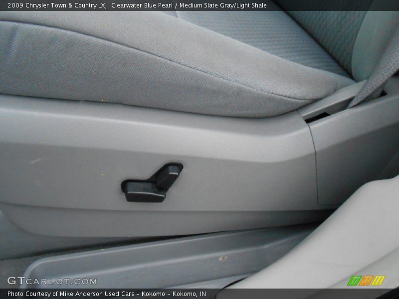 Clearwater Blue Pearl / Medium Slate Gray/Light Shale 2009 Chrysler Town & Country LX