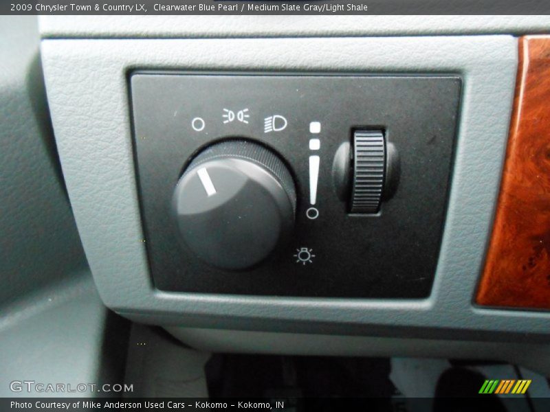 Clearwater Blue Pearl / Medium Slate Gray/Light Shale 2009 Chrysler Town & Country LX