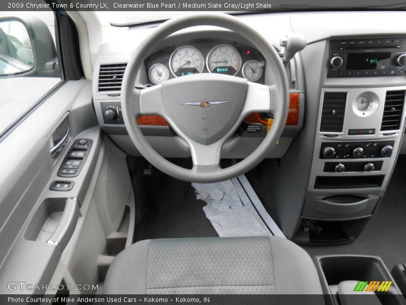 Clearwater Blue Pearl / Medium Slate Gray/Light Shale 2009 Chrysler Town & Country LX