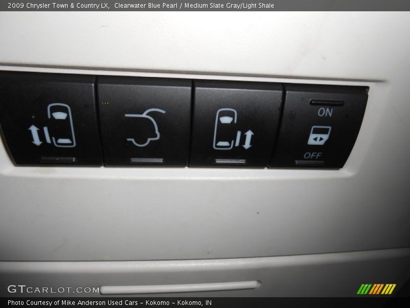 Clearwater Blue Pearl / Medium Slate Gray/Light Shale 2009 Chrysler Town & Country LX