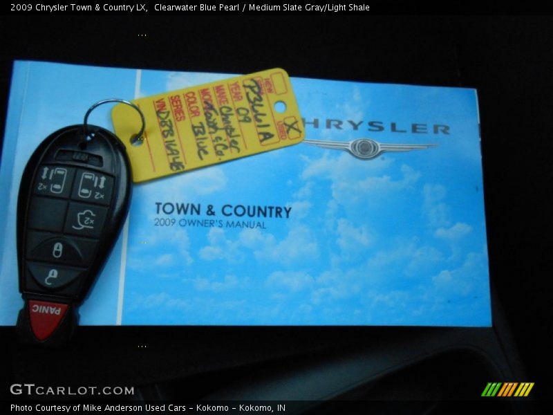 Clearwater Blue Pearl / Medium Slate Gray/Light Shale 2009 Chrysler Town & Country LX