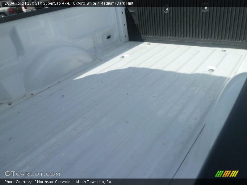 Oxford White / Medium/Dark Flint 2004 Ford F150 STX SuperCab 4x4