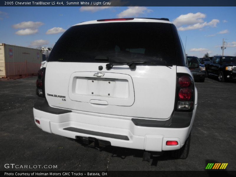 Summit White / Light Gray 2005 Chevrolet TrailBlazer LS 4x4