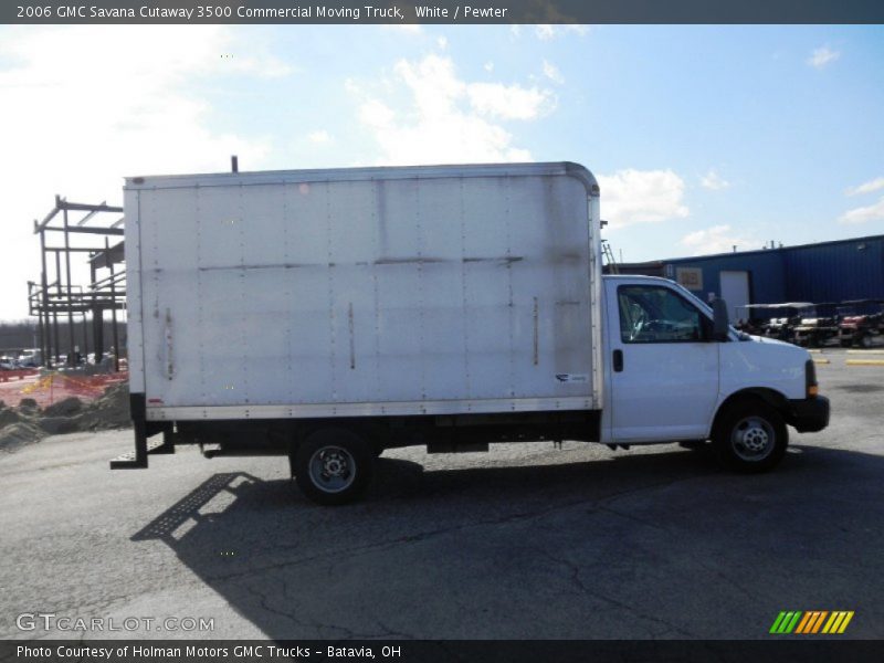 White / Pewter 2006 GMC Savana Cutaway 3500 Commercial Moving Truck
