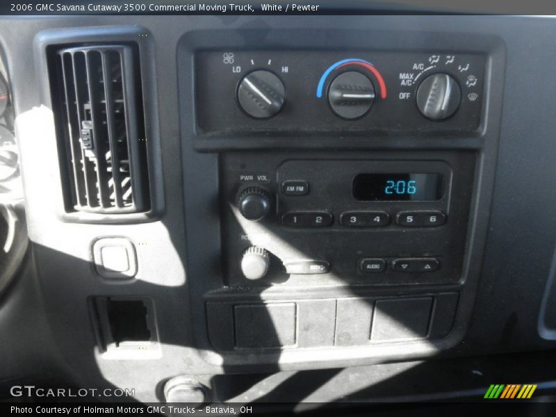 White / Pewter 2006 GMC Savana Cutaway 3500 Commercial Moving Truck