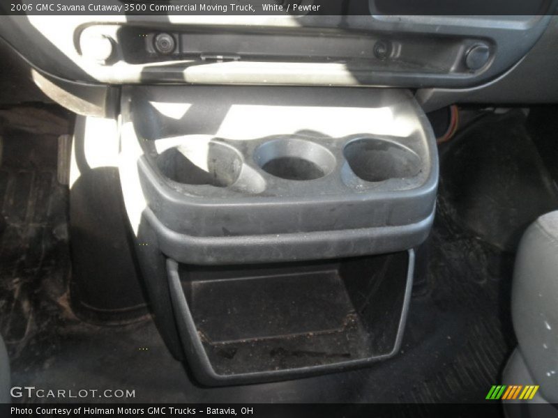 White / Pewter 2006 GMC Savana Cutaway 3500 Commercial Moving Truck