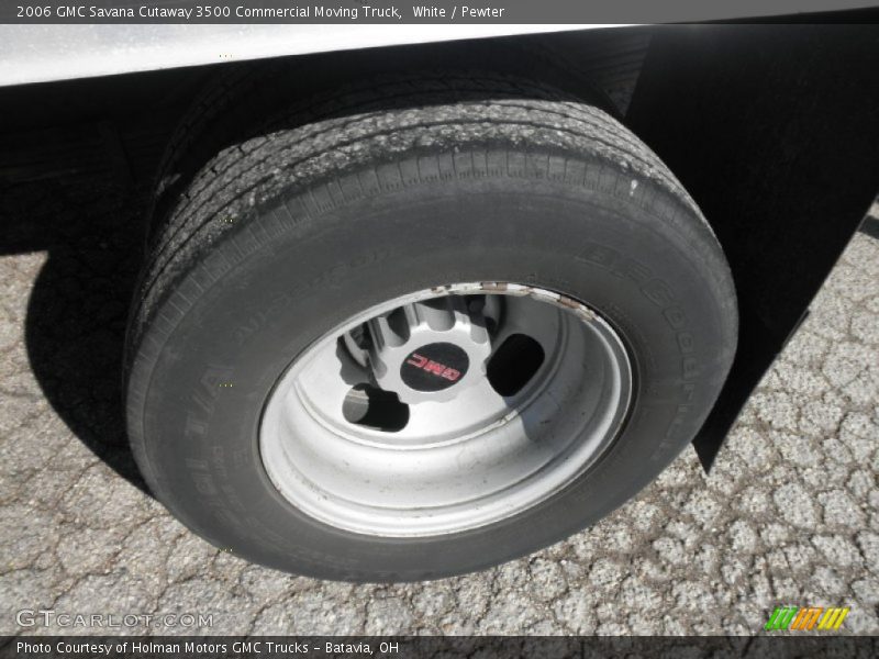 White / Pewter 2006 GMC Savana Cutaway 3500 Commercial Moving Truck