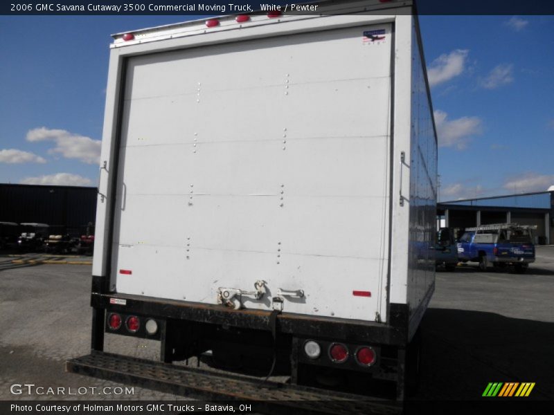 White / Pewter 2006 GMC Savana Cutaway 3500 Commercial Moving Truck