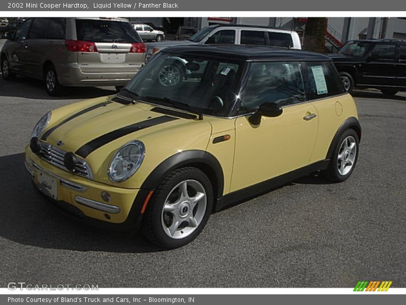 Liquid Yellow / Panther Black 2002 Mini Cooper Hardtop