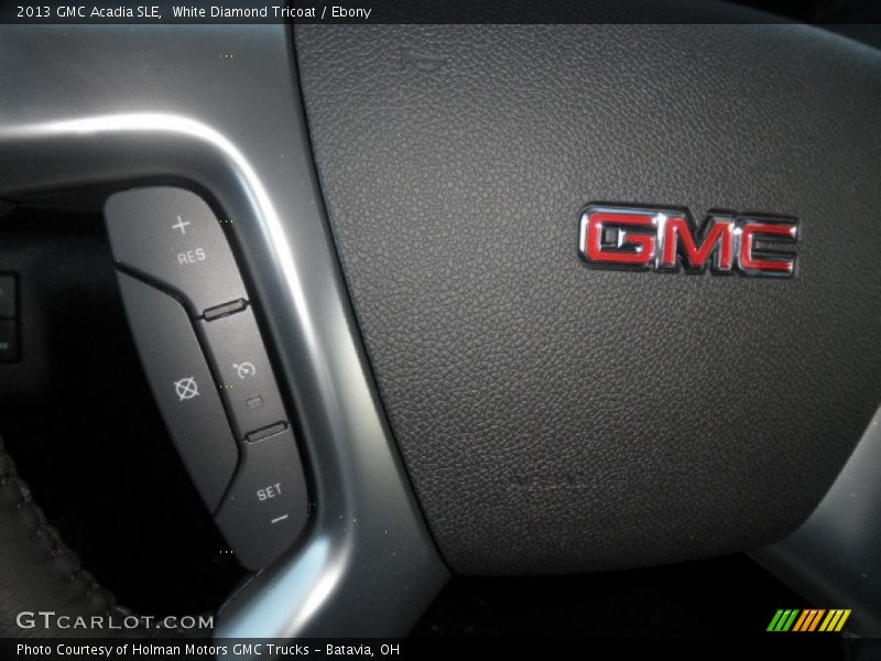White Diamond Tricoat / Ebony 2013 GMC Acadia SLE