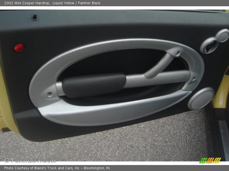 Liquid Yellow / Panther Black 2002 Mini Cooper Hardtop