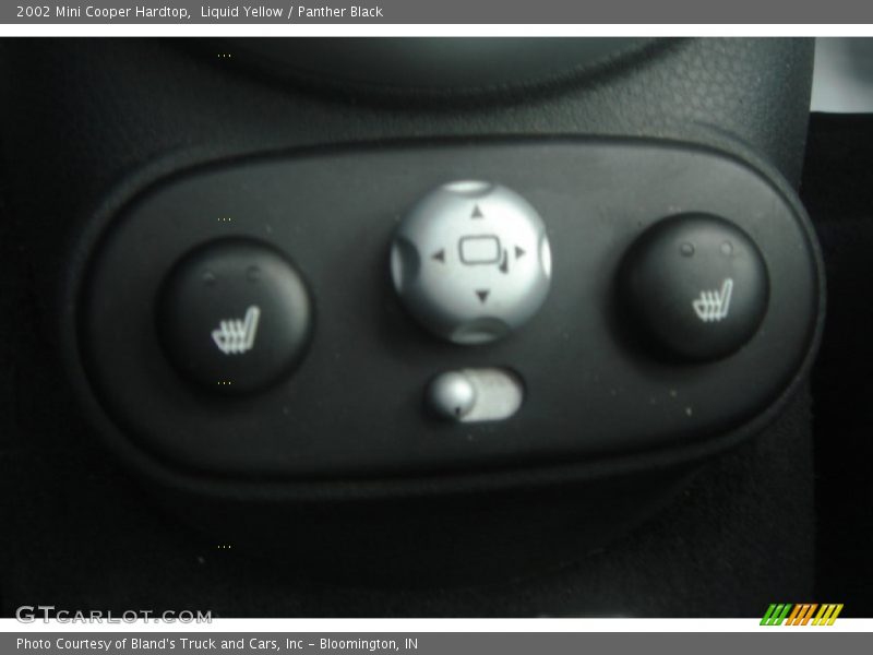 Liquid Yellow / Panther Black 2002 Mini Cooper Hardtop