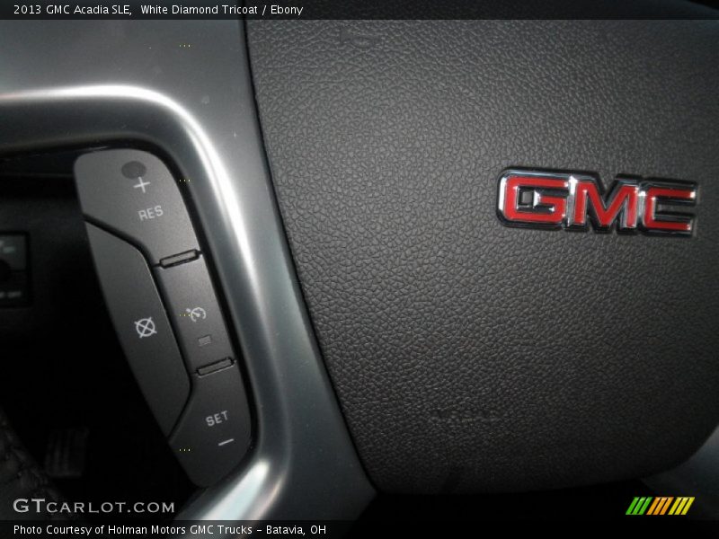 White Diamond Tricoat / Ebony 2013 GMC Acadia SLE