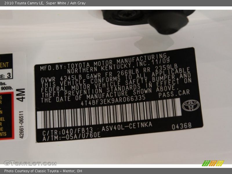 Super White / Ash Gray 2010 Toyota Camry LE