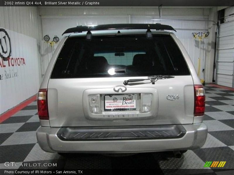 Brilliant Silver Metallic / Graphite 2002 Infiniti QX4 4x4