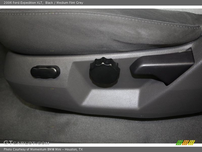 Black / Medium Flint Grey 2006 Ford Expedition XLT