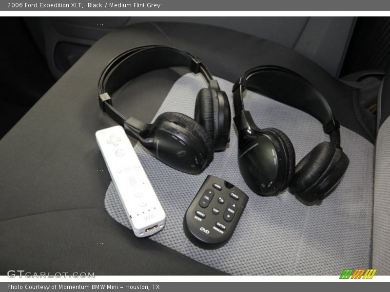Black / Medium Flint Grey 2006 Ford Expedition XLT