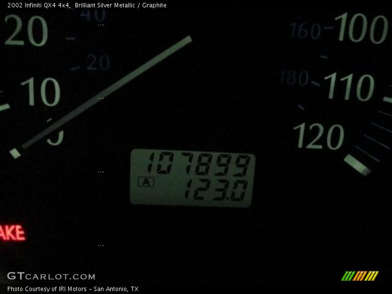 Brilliant Silver Metallic / Graphite 2002 Infiniti QX4 4x4