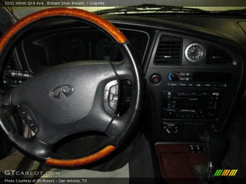 Brilliant Silver Metallic / Graphite 2002 Infiniti QX4 4x4