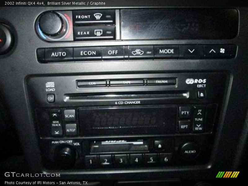 Brilliant Silver Metallic / Graphite 2002 Infiniti QX4 4x4