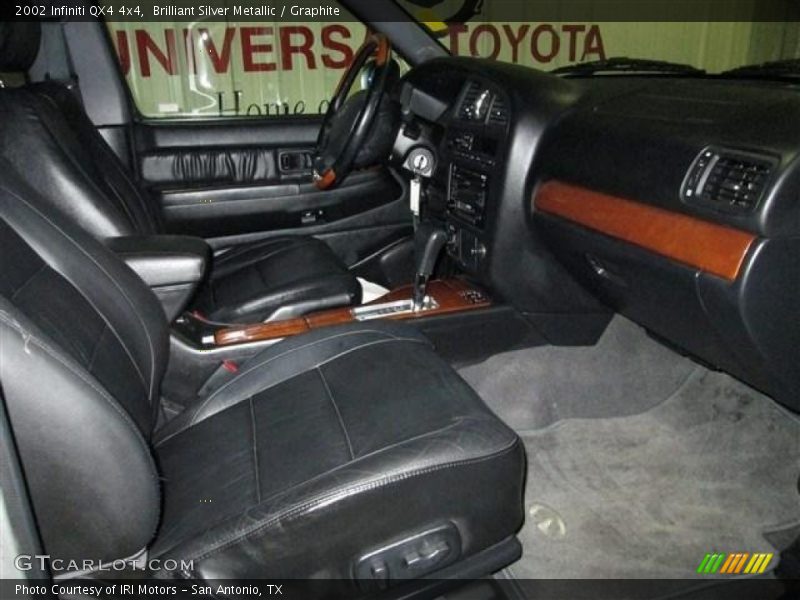 Brilliant Silver Metallic / Graphite 2002 Infiniti QX4 4x4