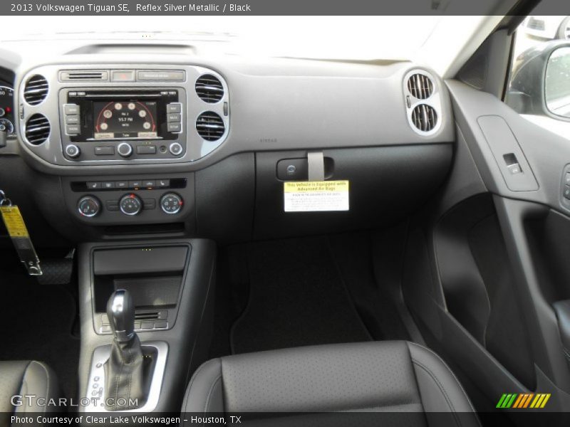 Reflex Silver Metallic / Black 2013 Volkswagen Tiguan SE