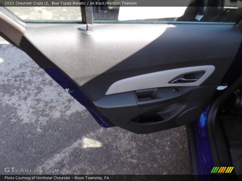 Blue Topaz Metallic / Jet Black/Medium Titanium 2013 Chevrolet Cruze LS